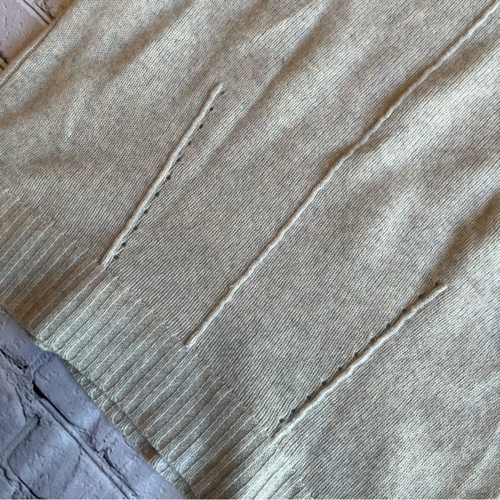 Saks Fifth Avenue 100% Cashmere Sweater Womens Large Gray Neural Quiet Luxury - Picture 11 of 16